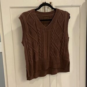 Ladies brown cable knit vest. Size medium.